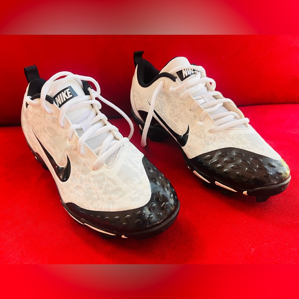 Nike Hyperdiamond 4 Keystone women's softball cleats , size 8 Real comfortable. - Picture 4 of 6